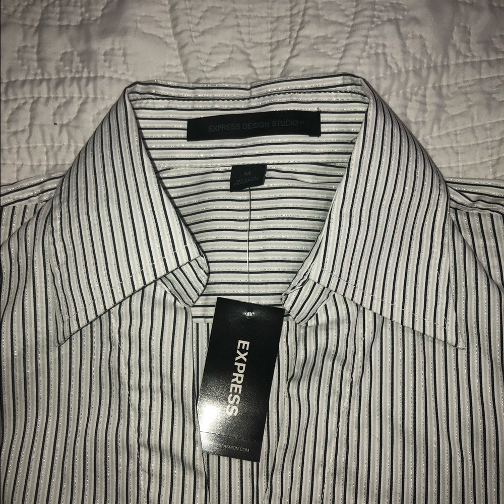 NWT EXPRESS DEEP V-NECK DRESS BUTTON UP METALLIC M